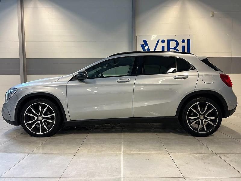 Begagnad Mercedes GLA220 Urban 170 HK (125 kW) 2014 Silver SUV