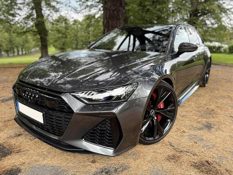 Grå Begagnad 2023 Audi RS6 Advanced Kombi | 1 179 000 kr (Bra pris) - Bild 1/4