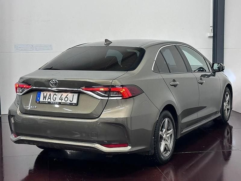 Begagnad Toyota Corolla Multidrive S 132 HK (97 kW) 2020 Grön Sedan