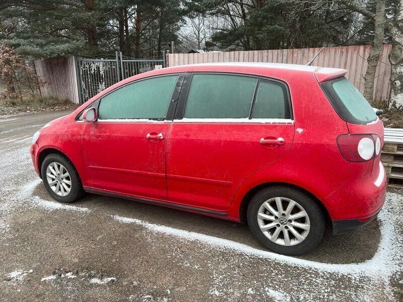Röd Begagnad 2007 VW Golf Plus Minibuss | 6 900 kr - Bild 1/4