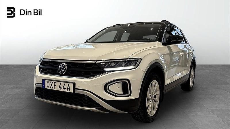 Vit Begagnad 2024 VW T-Roc Life SUV | 284 900 kr (Marknadspris) - Bild 1/4