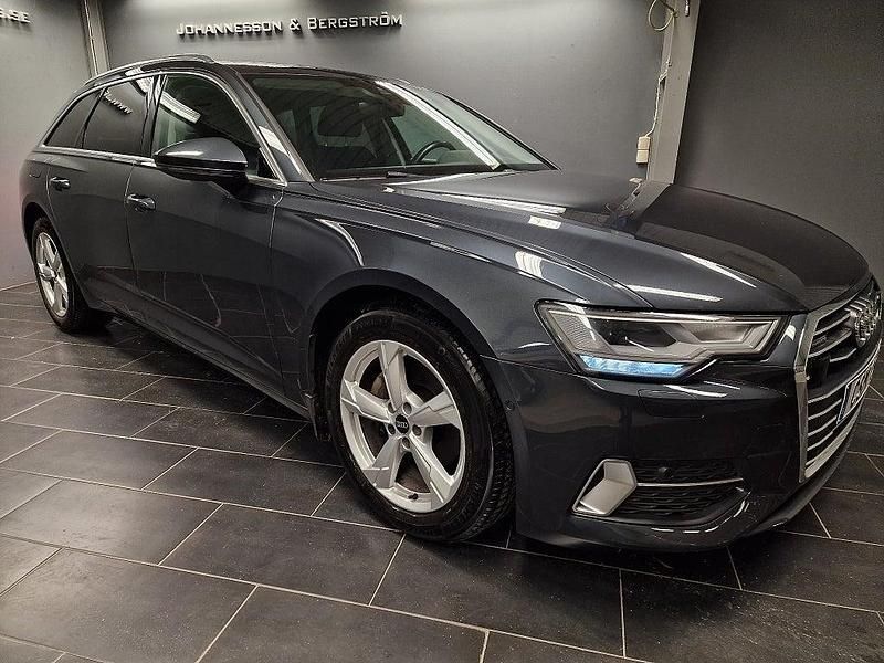 Mörkgrå Begagnad 2022 Audi A6 Sport Kombi | 347 500 kr (Superpris) - Bild 1/4