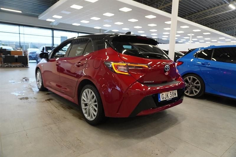 Begagnad Toyota Corolla Hybrid 2019 Röd