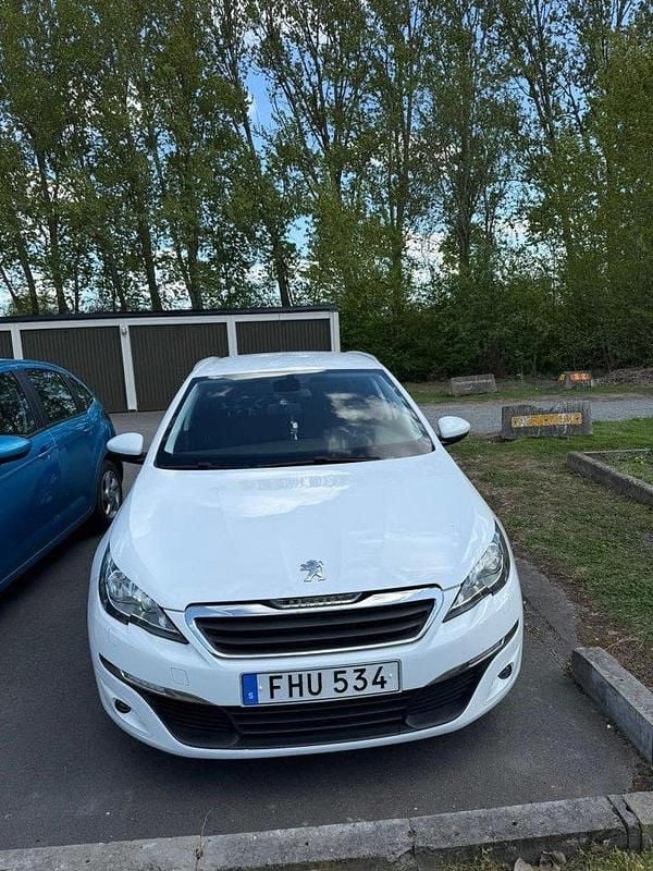 Vit Begagnad 2015 Peugeot 308 Active Kombi | 101 000 kr (Lite dyr) - Bild 1/4