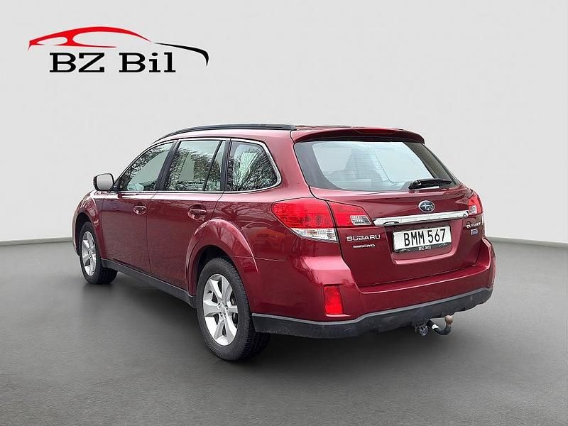 Begagnad Subaru Outback 150 HK (110 kW) 2013 Röd Kombi