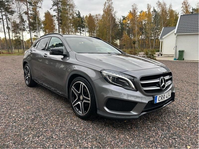 Grå Begagnad 2017 Mercedes GLA180 AMG SUV | 179 000 kr - Bild 1/4