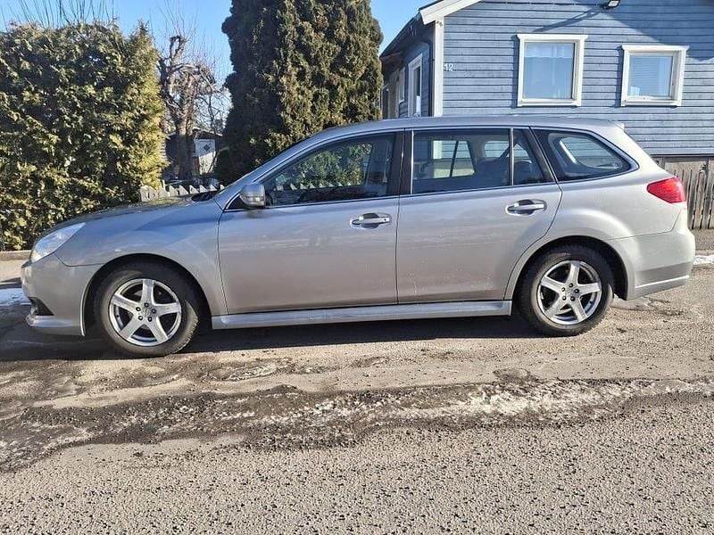 Begagnad Subaru Legacy 167 HK (122 kW) 2010 Kombi