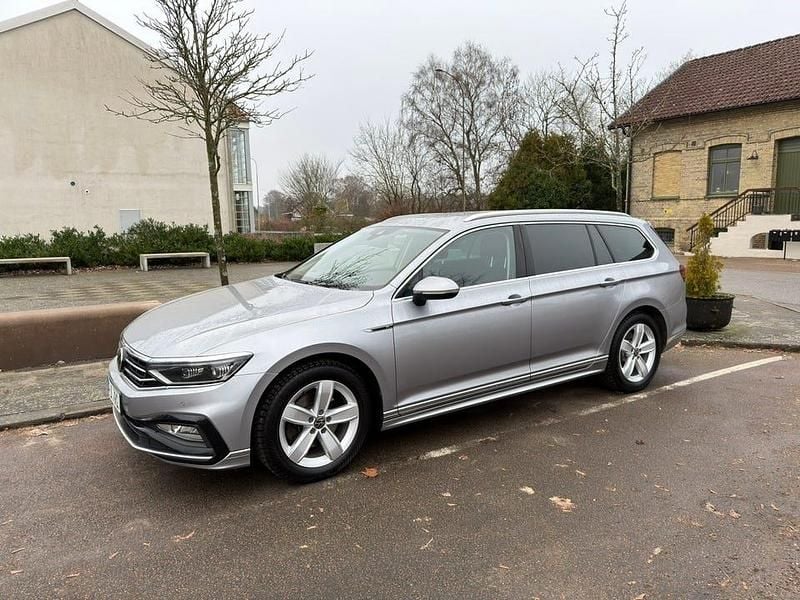 Begagnad 2020 VW Passat Kombi | 209 000 kr (Marknadspris) - Bild 1/4