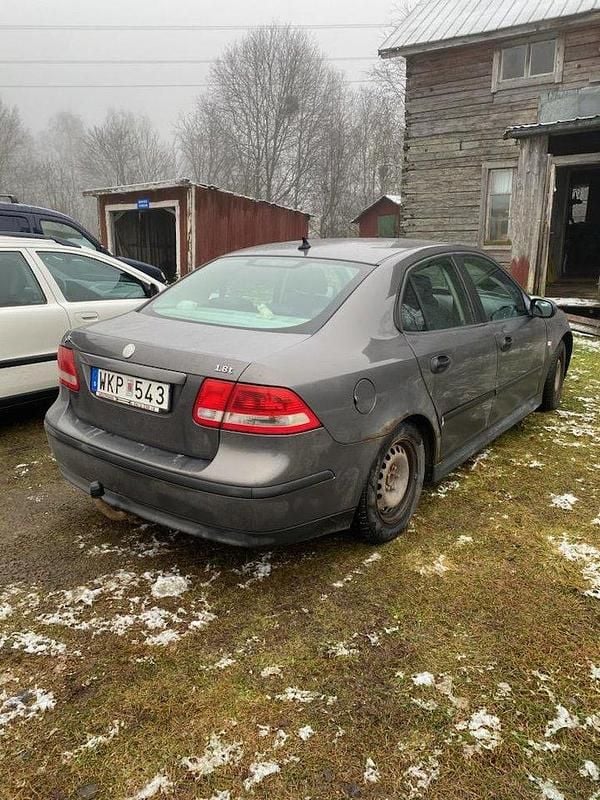 Brun Begagnad 2005 Saab 9-3 Linear Sedan | 4 000 kr (Bra pris) - Bild 1/1