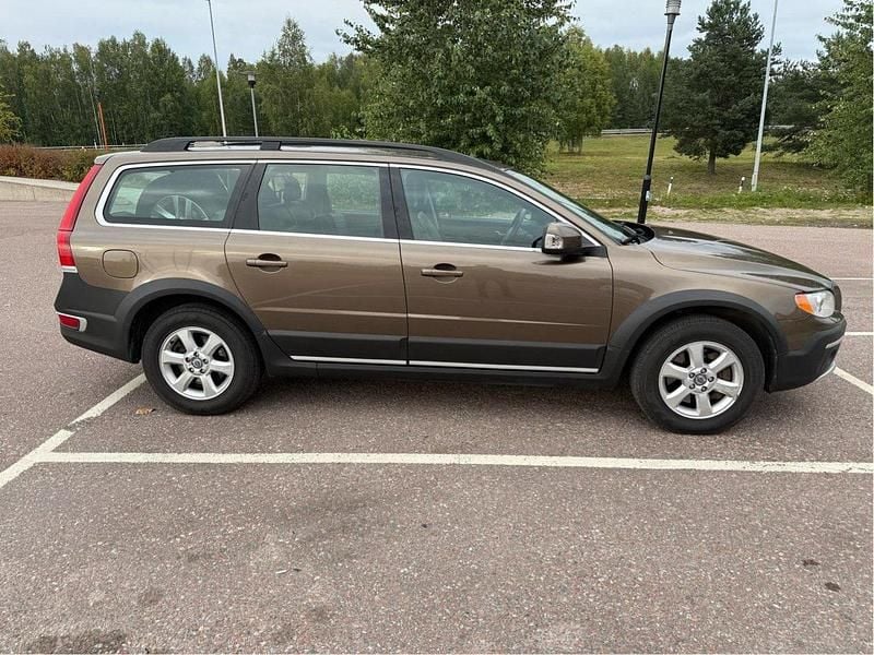 Brun Begagnad 2014 Volvo XC70 Momentum SUV | 140 000 kr (Marknadspris) - Bild 1/4