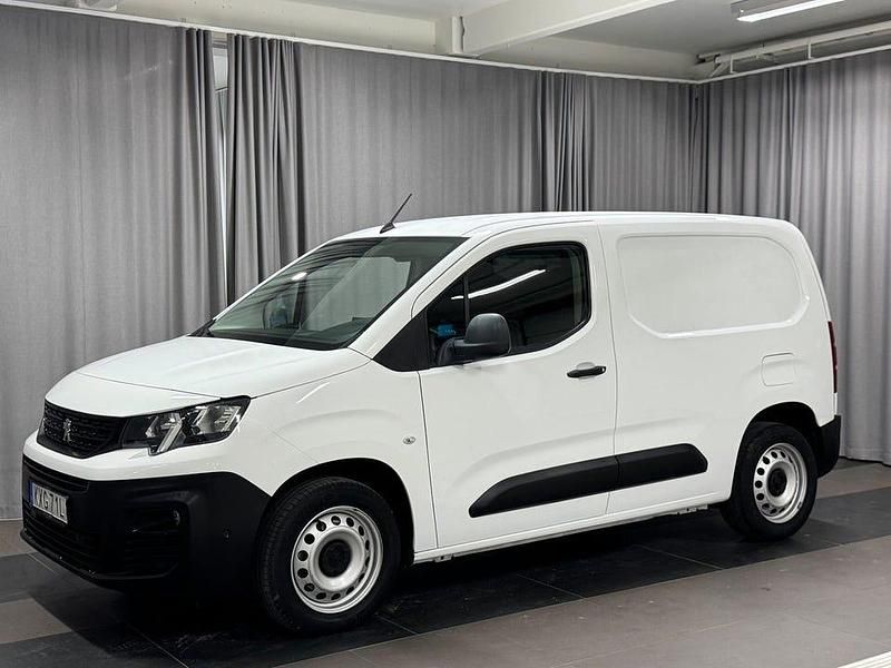 Vit Begagnad 2019 Peugeot Partner Minibuss | 162 375 kr (Marknadspris) - Bild 1/4