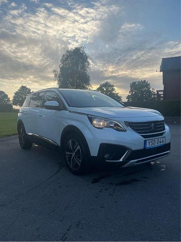 Begagnad 2017 Peugeot 5008 Allure Minibuss | 159 000 kr (Superpris) - Bild 1/4