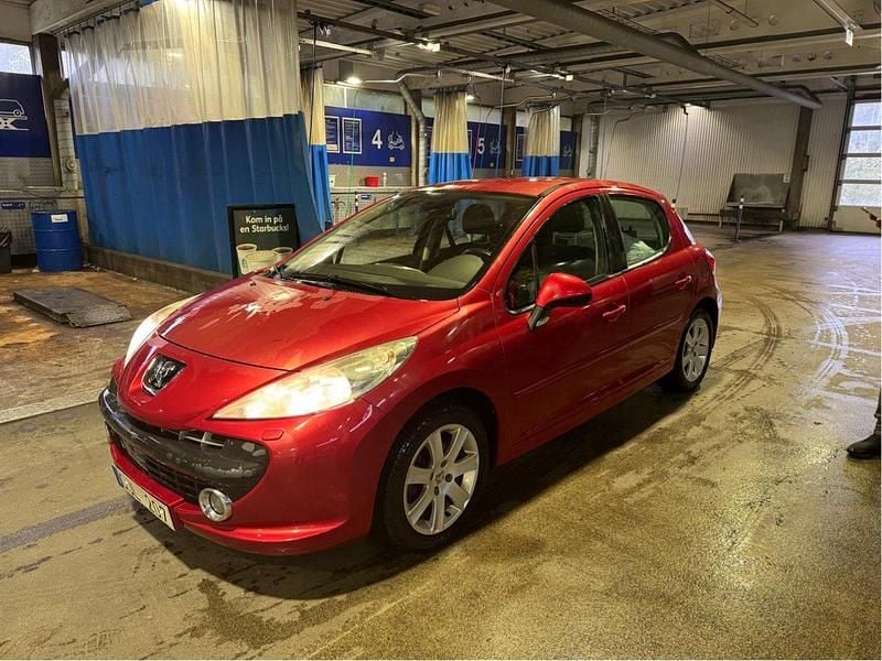 Röd Begagnad 2008 Peugeot 207 Halvkombi | 33 900 kr (Superpris) - Bild 1/4