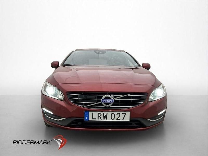 Begagnad Volvo V60 Summum 231 HK (169 kW) 2016 Röd Kombi