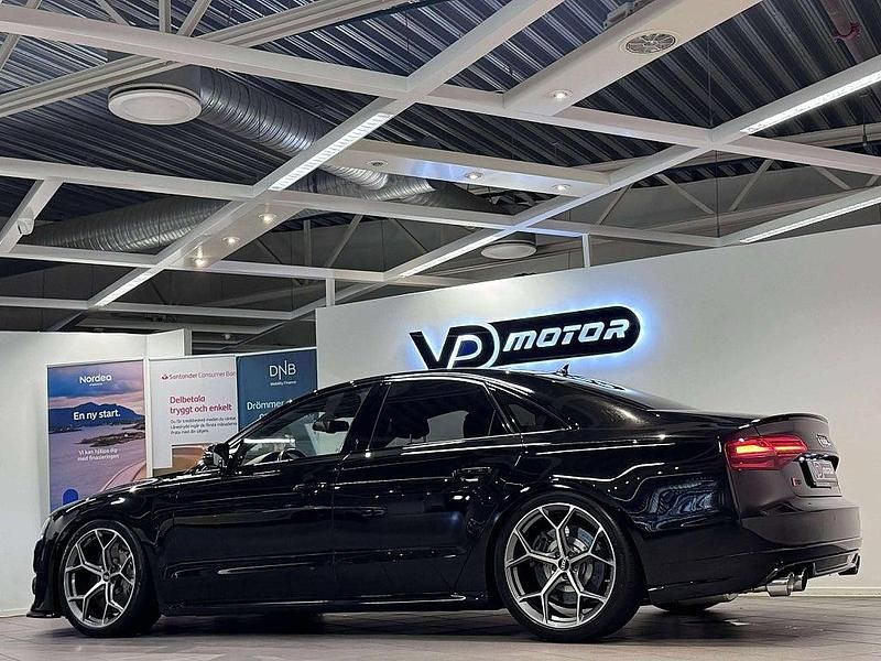 Begagnad Audi S8 plus Exclusive 605 HK (444 kW) 2017 Svart Sedan