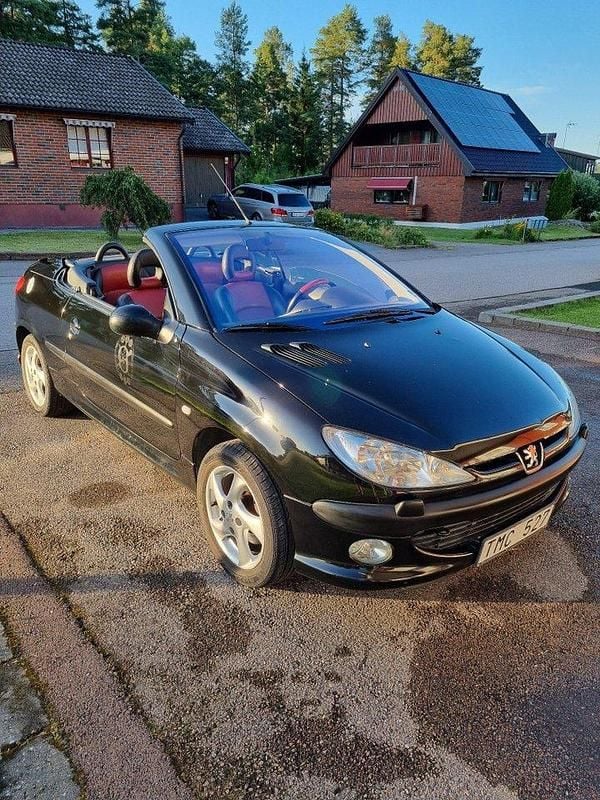 Svart Begagnad 2002 Peugeot 206 CC Cab | 15 000 kr (Superpris) - Bild 1/4