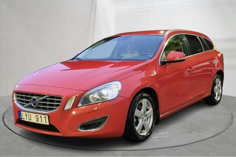 Röd Begagnad 2012 Volvo V60 Summum Kombi | 52 000 kr (Bra pris) - Bild 1/4