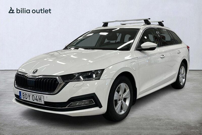Vit Begagnad 2021 Skoda Octavia Style Kombi | 229 900 kr (Bra pris) - Bild 1/4