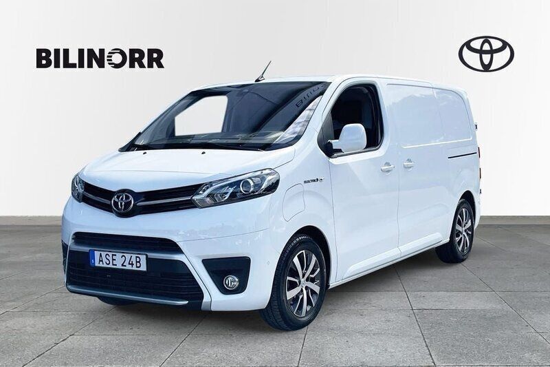 Vit Begagnad 2021 Toyota Proace Van | 329 900 kr (Marknadspris) - Bild 1/4