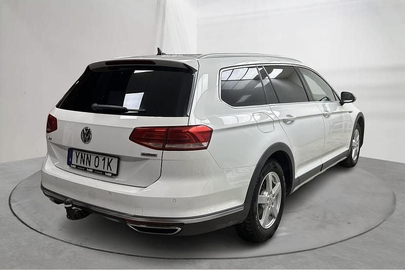 Begagnad VW Passat Alltrack Executive 190 HK (139 kW) 2019 Vit Kombi