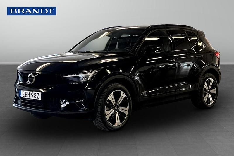 Begagnad Volvo XC40 Single Motor 175 kW (238 HK) 2023 Svart SUV