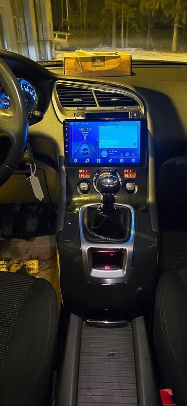 Begagnad Peugeot 5008 158 HK (116 kW) 2009 Svart Minibuss