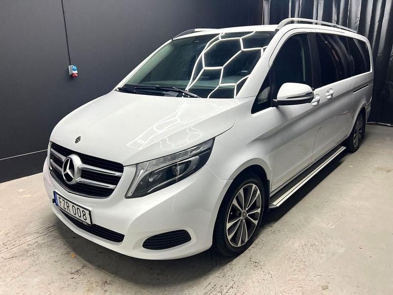 Vit Begagnad 2018 Mercedes V220 Minibuss | 264 900 kr - Bild 1/4