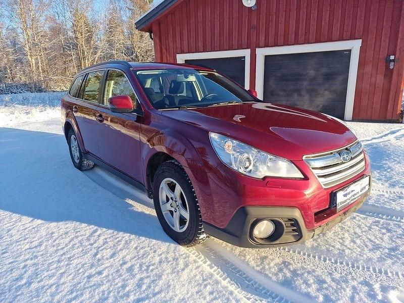 Rödmetallic Begagnad 2014 Subaru Outback Kombi | 138 000 kr (Dyr) - Bild 1/4