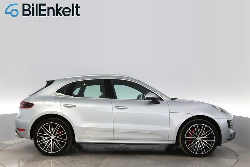 Begagnad Porsche Macan Turbo Performance Package 448 HK (329 kW) 2016 Silver SUV