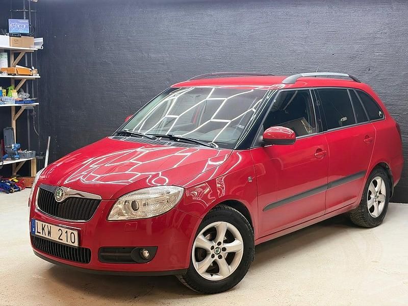 Begagnad Skoda Fabia 86 HK (63 kW) 2008 Röd Kombi