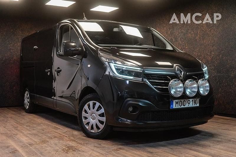 Svart Begagnad 2021 Renault Trafic Minibuss | 209 500 kr (Bra pris) - Bild 1/4