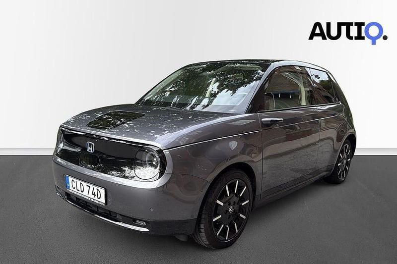 Ljusgrå (meteoroid grey metallic) Begagnad 2020 Honda e Advance Halvkombi | 199 900 kr (Marknadspris) - Bild 1/4