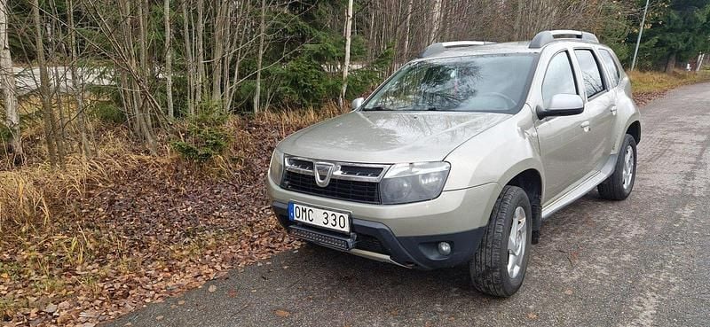 Grå Begagnad 2012 Dacia Duster SUV | 57 000 kr (Marknadspris) - Bild 1/4