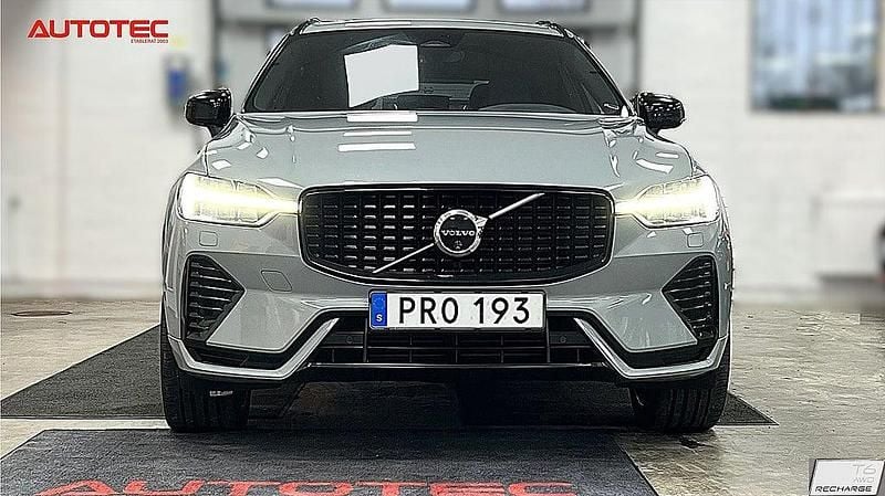 Begagnad Volvo XC60 Plus 253 HK (186 kW) 2023 Grå SUV