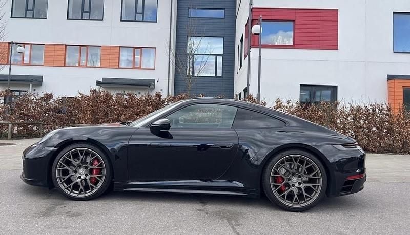 Svart Begagnad 2021 Porsche 911 Carrera 4S Sportkupé | 1 625 000 kr (Dyr) - Bild 1/1
