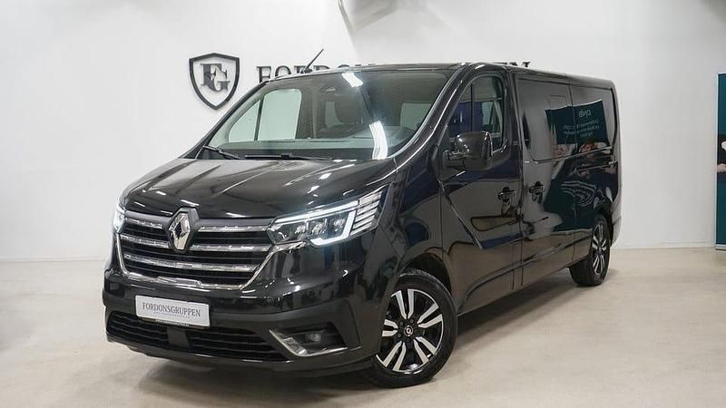 Svart Begagnad 2021 Renault Trafic Minibuss | 309 800 kr (Marknadspris) - Bild 1/4