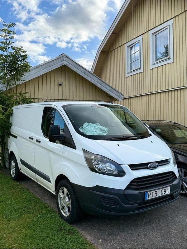 Vit Begagnad 2013 Ford Transit Custom | 66 200 kr (Lite dyr) - Bild 1/4