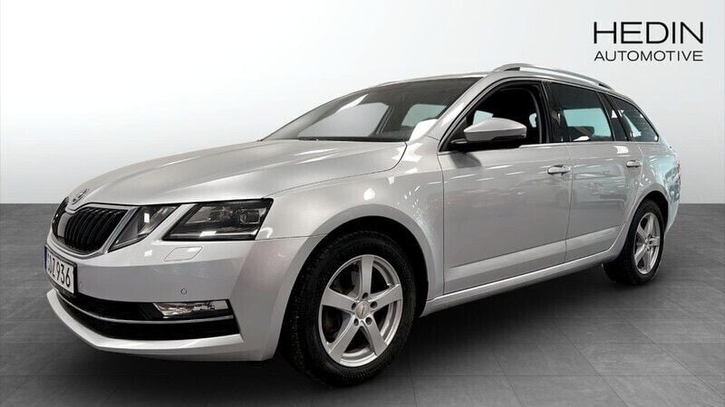 Silver Begagnad 2017 Skoda Octavia Kombi | 154 900 kr (Marknadspris) - Bild 1/4