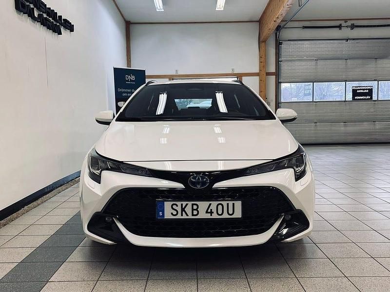 Begagnad Toyota Corolla Active 140 HK (102 kW) 2024 Vit Kombi