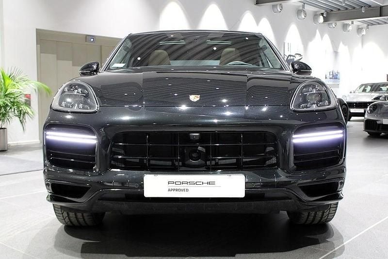 Begagnad Porsche Cayenne Turbo S 549 HK (403 kW) 2022 Svart SUV