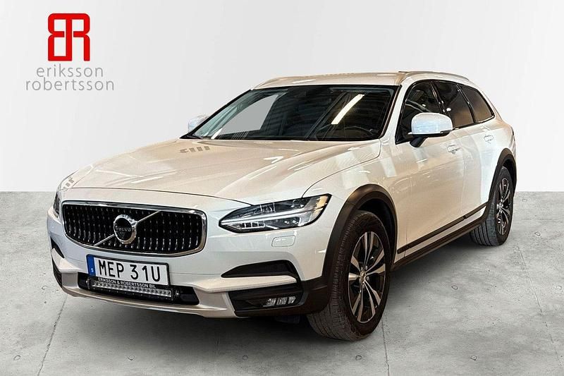Vit Begagnad 2020 Volvo V90 CC Momentum Kombi | 329 900 kr (Marknadspris) - Bild 1/4