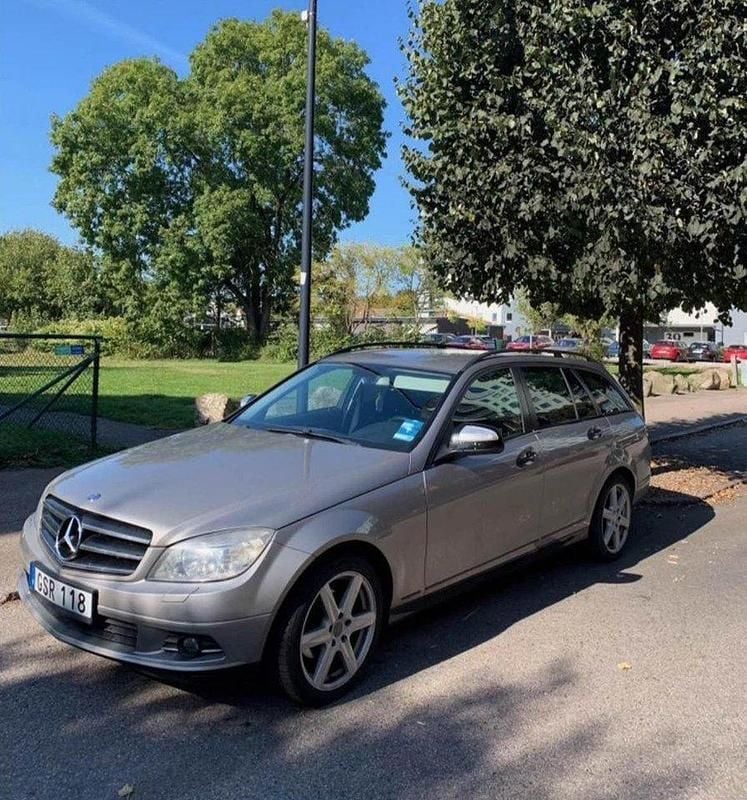 Silver Begagnad 2008 Mercedes C180 Kombi | 50 000 kr (Marknadspris) - Bild 1/3
