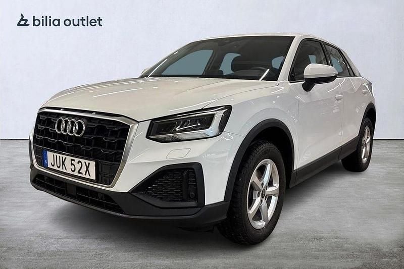Vit Begagnad 2023 Audi Q2 Proline SUV | 234 900 kr (Marknadspris) - Bild 1/3
