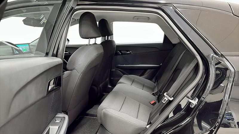 Begagnad MG MG4 EV 125 kW (170 HK) 2024 Svart Halvkombi