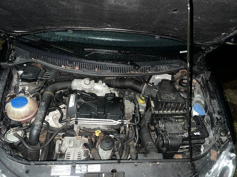 Begagnad VW Polo 70 HK (51 kW) 2008 Halvkombi