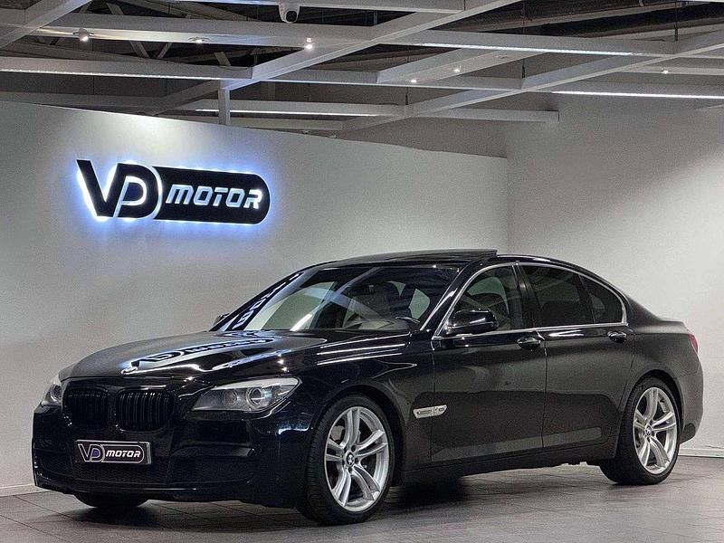 Svart Begagnad 2011 BMW 740 M Sport Sedan | 229 700 kr - Bild 1/4