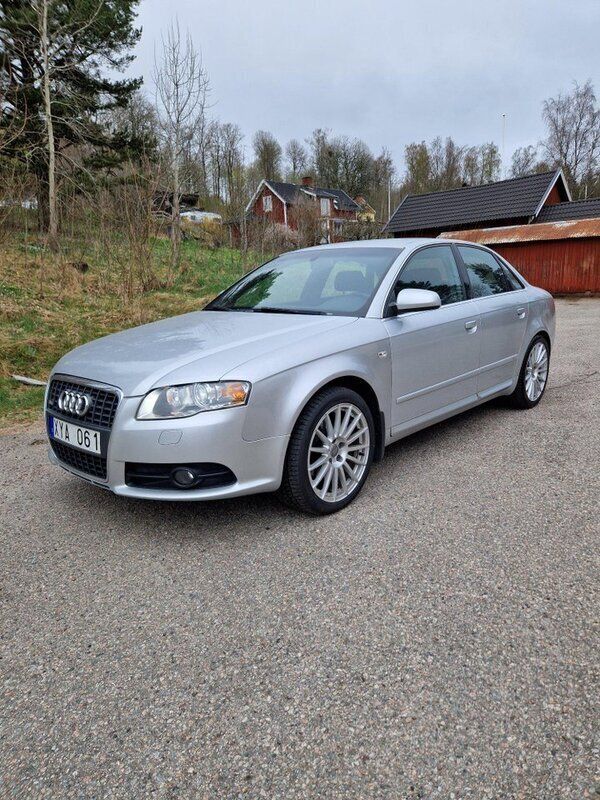 Silver Begagnad 2006 Audi A4 Comfort Sedan | 55 000 kr (Marknadspris) - Bild 1/4