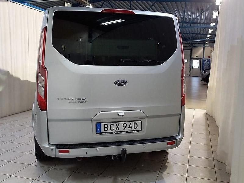 Begagnad Ford Tourneo 131 HK (96 kW) 2019 Grå Minibuss