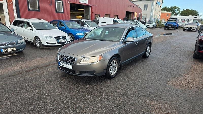 Grå Begagnad 2008 Volvo S80 Kinetic Sedan | 29 900 kr - Bild 1/4