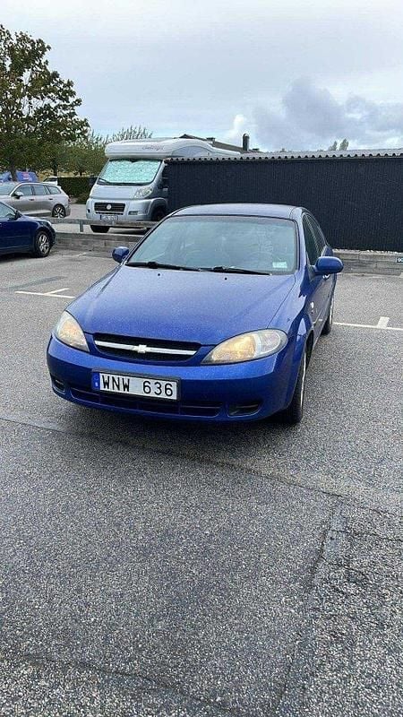 Blå Begagnad 2005 Chevrolet Lacetti Halvkombi | 10 000 kr - Bild 1/3